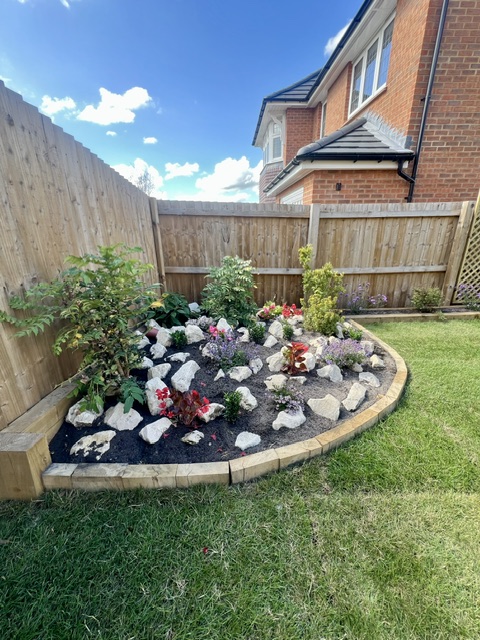 Rockery with Cotswold Stone Rockery with Cotswold Stone