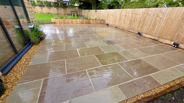 Raj indian sandstone edged with french oak planter